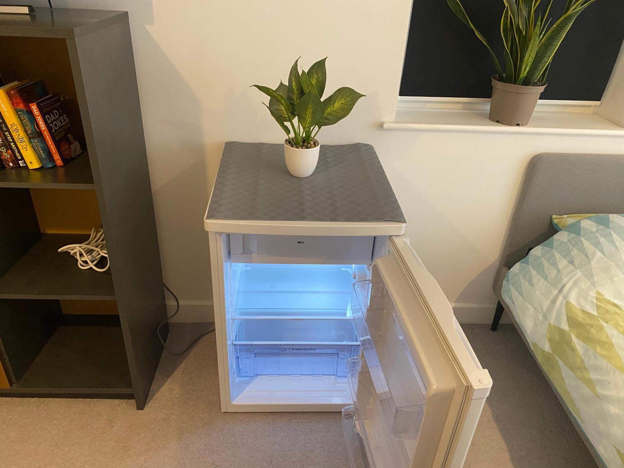 Very Large Double Room With Corner Sofa, Sky Tv, Netflix Etc, Fridge And Microwave Newhaven Exteriér fotografie